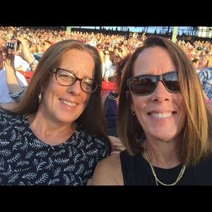 Meet your Posher, Laura